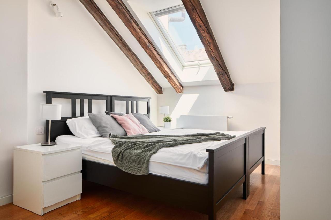 Daire Days - 3bdr Bright Loft - Ac - Location In New Town *